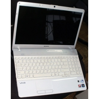 Ноутбук Sony Vaio VPCEB3E1R (Intel Pentium P6100 (2x2.0Ghz) /4096Mb DDR3 /320Gb /Radeon HD5470 /15.5" TFT 1366x768) - Реутов